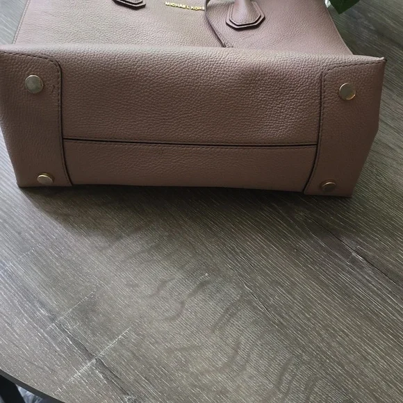 Michael kors purse - Picture 4 of 7